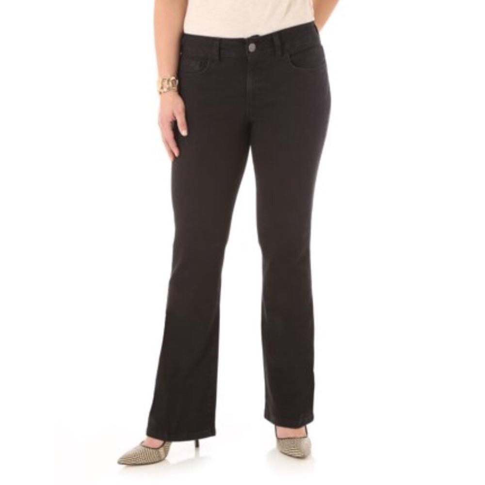 Women’s 20 Lee Rider M length mid rise bootcut NWT